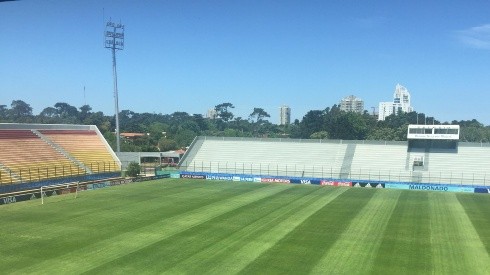 El estadio Campus de Maldonado, una de las sedes de la Copa América de 1995, tiene capacidad para 25.000 personas.