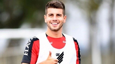 Tomás Andrade jugó un año a préstamo en Paranaense.