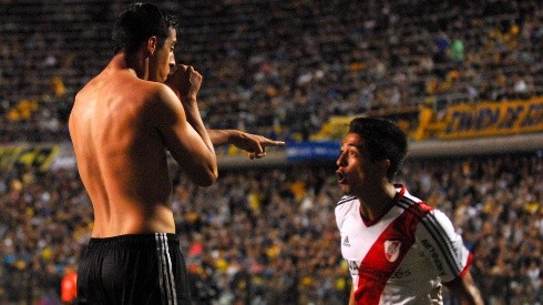 Ramiro se sacó la camiseta, y Lanzini lo acompaña en el festejo agónico del gol decisivo