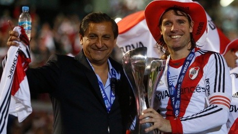 Ramón Díaz ganó otro título más seis días después: la Copa Campeonato 2013/14. (FOTO: Getty)