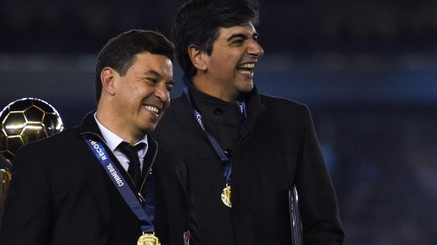 El técnico y su ayudante luego de ganar la Recopa Sudamericana 2019.