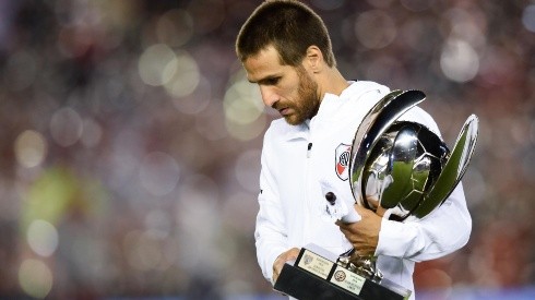 El capitán con la Supercopa Argentina 2018 en sus manos.