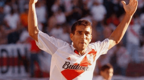 Cuevas tuvo dos pasos por el Millonario: 1999-2003 y 2004-2005.