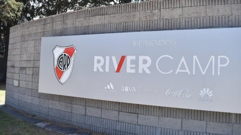 El club maneja la posibilidad de jugar en el River Camp los partidos del torneo local