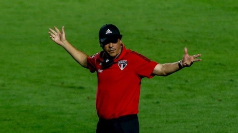 El técnico de San Pablo sufrió el empate entre River y su equipo.