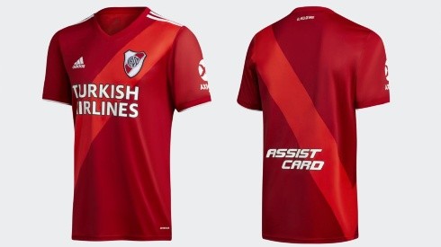 Nueva camiseta alternativa de River, con el rojo como color predominante
