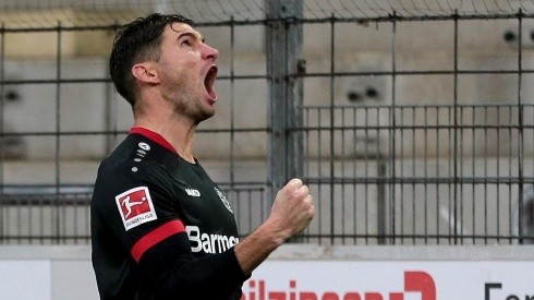 Lucas Alario marcó un doblete en el Bayer Leverkusen