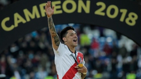 Enzo Pérez celebra la conquista más importante en la historia de River. Minutos atrás el Más Grande había consagrado campeón de la Copa Libertadores 2018 frente a Boca.