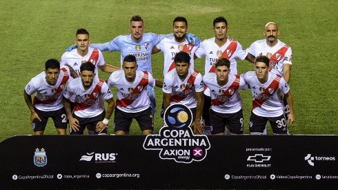 Los 11 del debut en la Copa Argentina: al final De La Cruz no estuvo ni en el banco de suplentes.