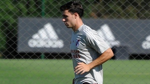 José Paradela utilizará el número 26 que dejó vacante Nacho Fernández, el volante continuará su carrera en Atlético Mineiro.