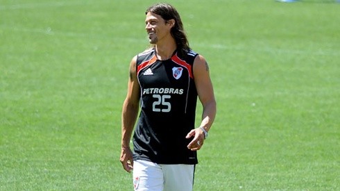 Como jugador de River, Almeyda obtuvo cinco títulos, entre los que destaca la Copa Libertadores de 1996.