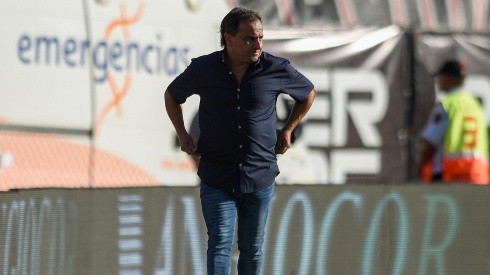 Gustavo Coleoni, DT de Central Cordoba (SdE) y tres futbolistas del Ferroviario dieron positivos de Covid y no estarán ante River por la Copa de la Liga.