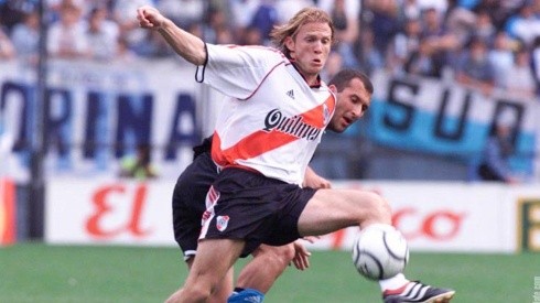Gustavo Lombardi en el Apertura 2000 con River.