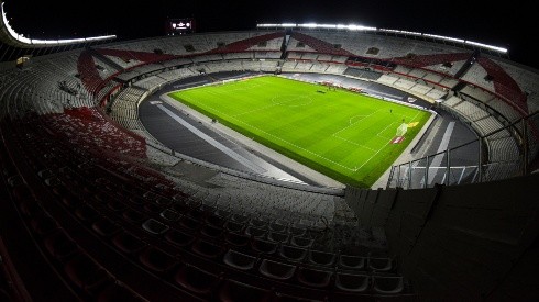 El Estadio Monumental se encuentra en pleno proceso de remodelación, con la eliminación de las antiguos accesos a las tribunas, ganará mayor capacidad.