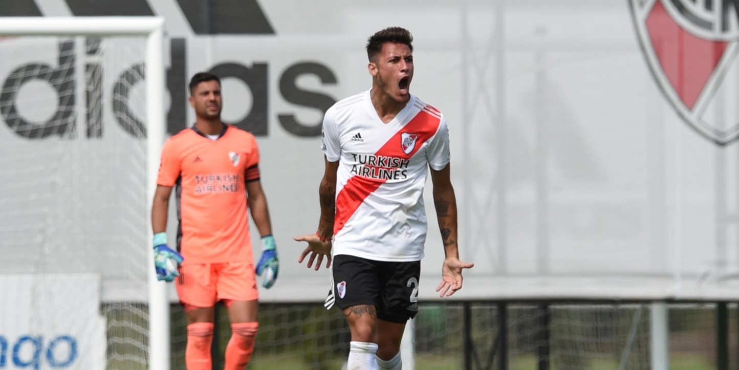 Tomás Lecanda, jugador de la Reserva de River, brindó una ...