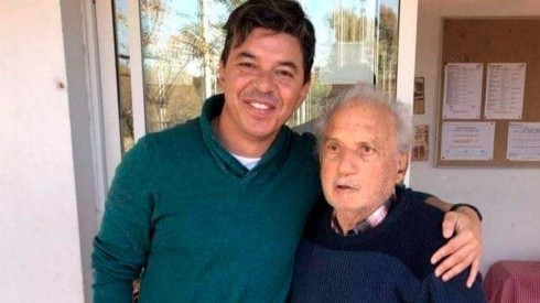 Marcelo Gallardo junto a uno de sus maestros en Inferiores, Martín Pando, que falleció este viernes a los 86 años.