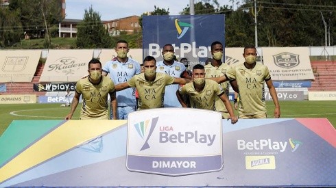 En Colombia, Aguilas Doradas tuvo que salir a disputar un partido frente a Boyacá Chicó con solo siete jugadores.