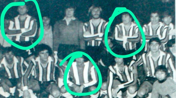 Mismo partido, tres camisetas distintas (Gentileza Javier Maluf)