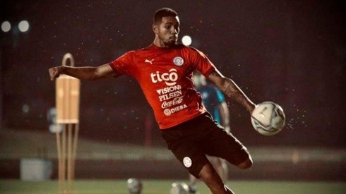 David Martínez hizo su debut con la Selección de Paraguay ante Bolivia por la Copa América 2021, el futbolista de River ingresó a falta de 15 minutos y jugó como lateral por izquierda.