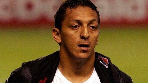 Jairo Patiño, el ex River que atraviesa su cuarta experiencia como director técnico, actualmente se encuentra dirigiendo a Real Cartagena.