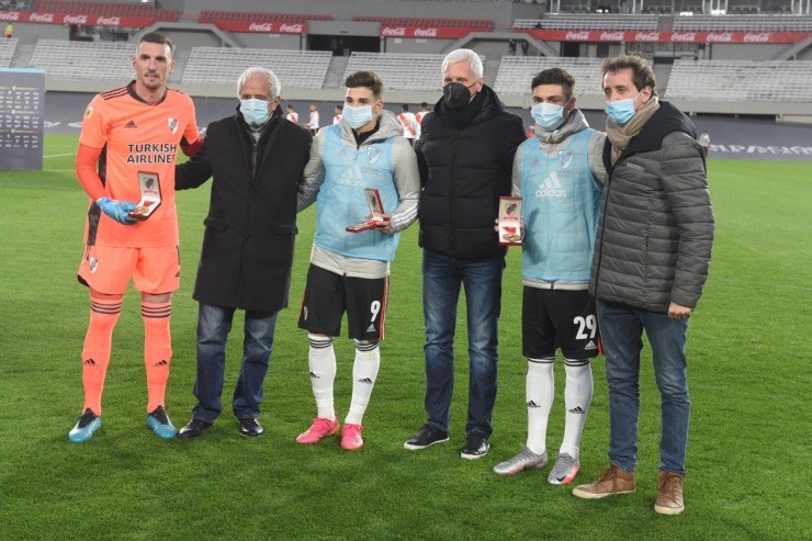 Franco Armani, Julián Álvarez y Gonzalo Montiel