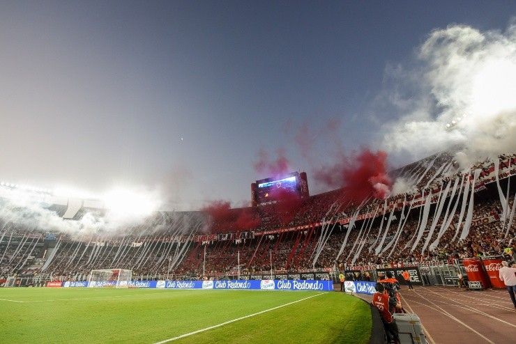 River hinchas Monumental