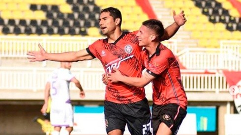 Gonzalo Abán convirtió por duplicado en la goleada de Deportes Limache a Iberia por la Segunda División de Chile.
