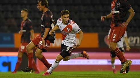 Julián Álvarez convirtió dos goles para River en Rosario.