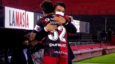 El abrazo entre Nacho y el Muñeco antes de arrancar el partido.
