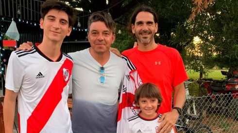 Marcelo Gallardo pasó Navidad en un club de campo y varios hinchas de River pudieron verlo y sacarse fotos con él.