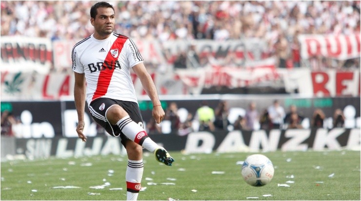 Gabriel Mercado con la camiseta de River en el superclásico de 2012 (Getty)