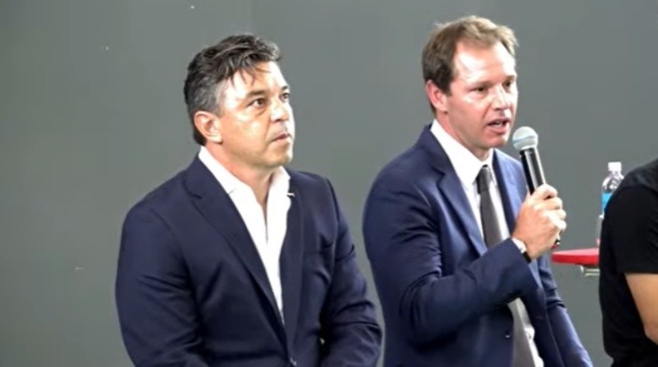 Marcelo Gallardo y Jorge Brito en la presentación de los refuerzos (Prensa River)