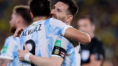 Julián y Messi, la sociedad del ataque argentino para enfrentar a Estonia.