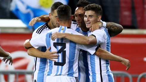 Argentina venció a Jamaica con un golazo de Julián