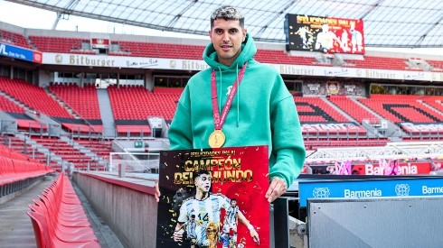 El espectacular homenaje que recibió Exequiel Palacios en el Leverkusen.