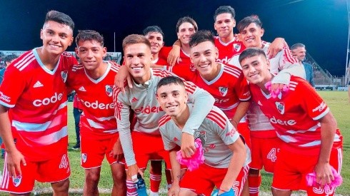 Seis debutantes durante la victoria de River en Salta