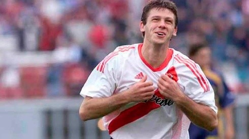 Micho jugó las Libertadores de 2002 y 2003 con el Manto Sagrado.