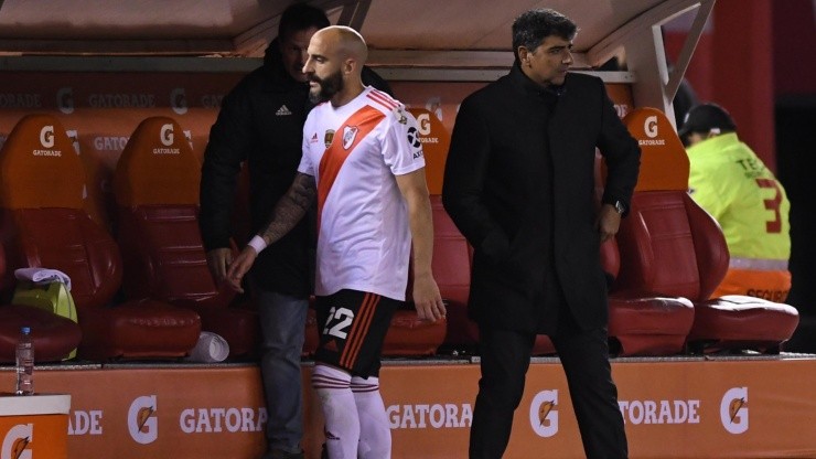 Javier Pinola fue reemplazado por segunda vez en 83 partidos oficiales para River. (FOTO: Getty)