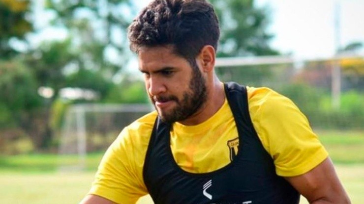 Daniel Villalva, surgido de la cantera de River y con quien salió campeón en dos oportunidades en 2014 actualmente se encuentra jugando en Guaraní.