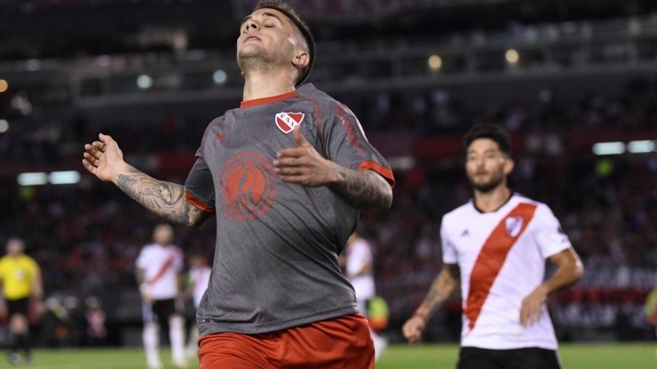 Fabricio Bustos finalmente continuará jugando en Independiente por lo menos hasta junio.