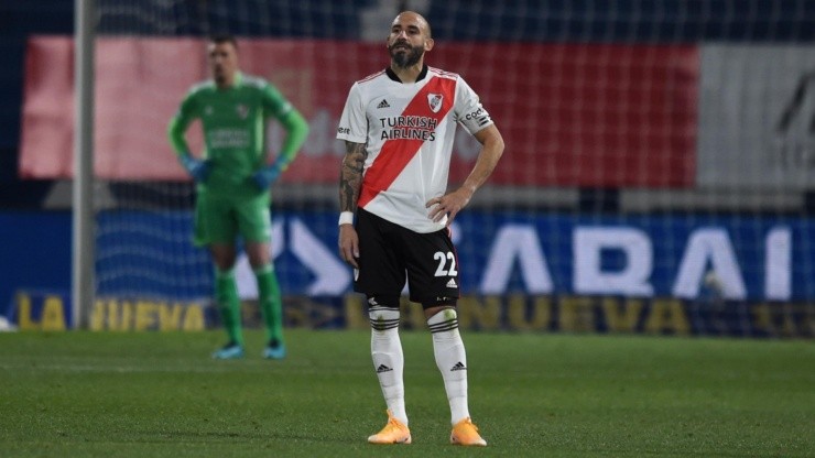 Javier Pinola arregló su continuidad en River, pero todavía no firmó su contrato.