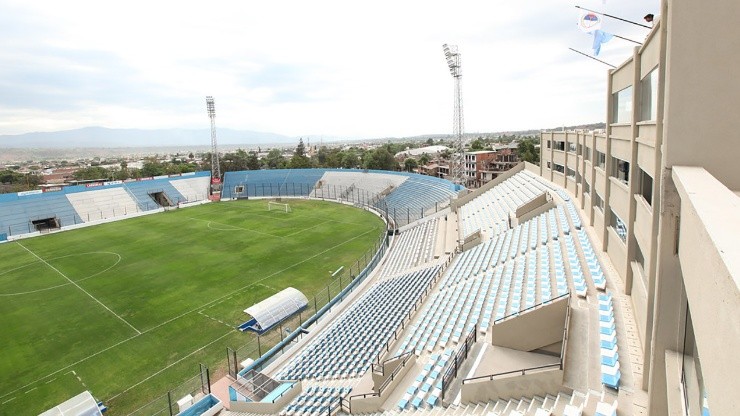 Asoma la sede para el debut en Copa Argentina.