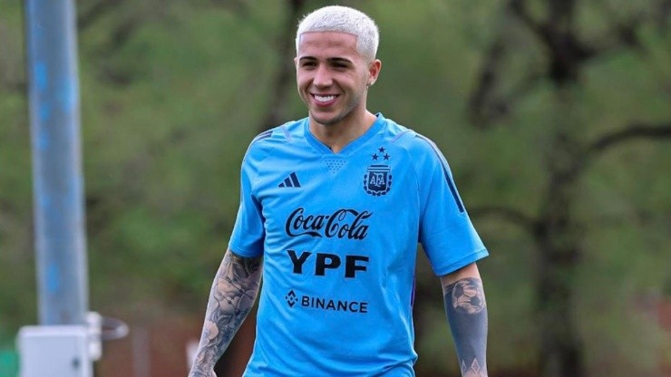 El nuevo look de Enzo para jugar los amistosos con Argentina