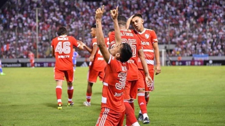 El emotivo festejo de Pablo Solari luego de su vuelta al gol frente a la U de Chile.