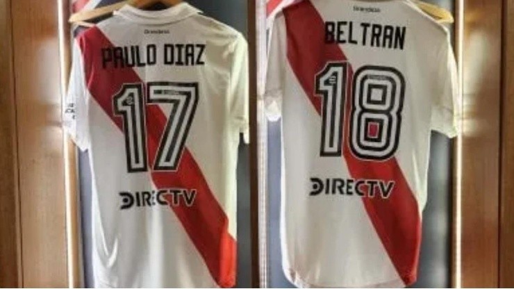 Paulo Díaz y Lucas Beltrán fueron dos de los que entregaron sus camisetas para subastar.