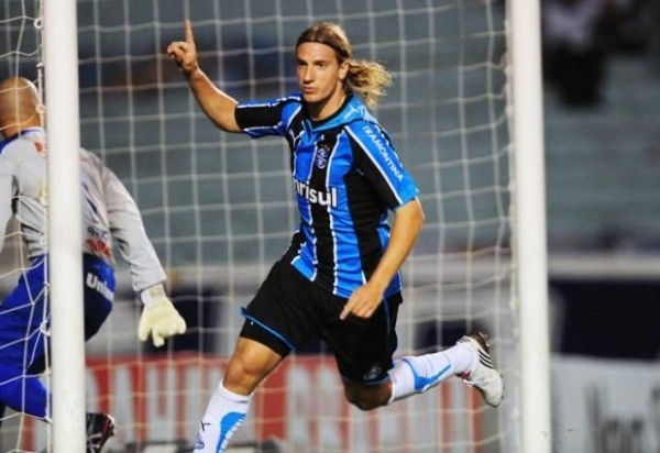 Maxi López en Gremio, año 2009. Ya en 2010, partió a Catania.