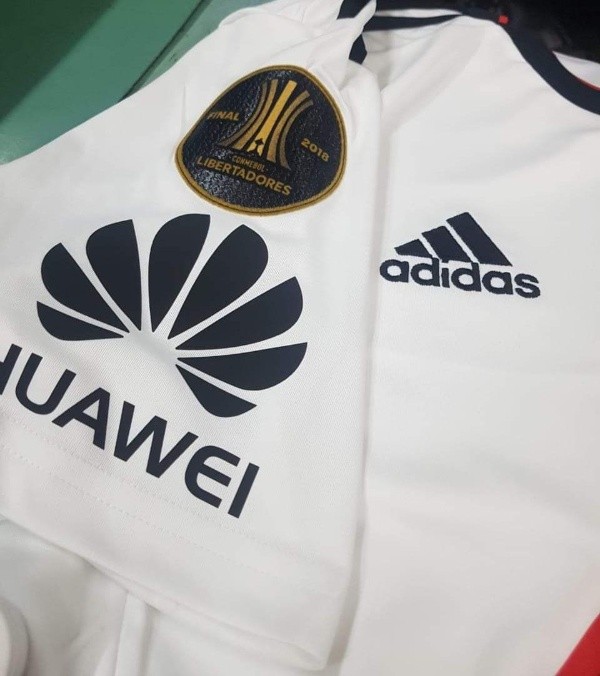 Uno de los parches para el Superclásico.