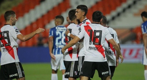 Debut y gol para Matías Suárez, frente a Godoy Cruz.