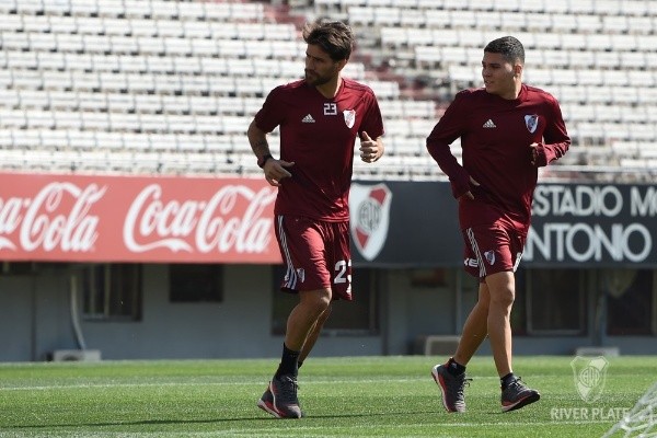 Juanfer, al trote junto a Ponzio, otro que le apunta a las semifinales.