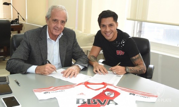 El día de la firma de su contrato hasta junio del 2020, junto a D'Onofrio. El día de la firma de su contrato hasta junio del 2020, junto a D'Onofrio.